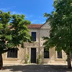 La Maison Du Parc Oct To June Entire House 3 Bedrooms Sleeps 6 July To Sept Bed & Breakfast 3*