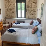La Maison Du Parc Oct To June Entire House 3 Bedrooms Sleeps 6 July To Sept Saint-Vite