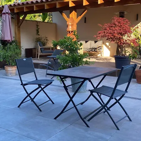 La Maison Du Parc Oct To June Entire House 3 Bedrooms Sleeps 6 July To Sept Bed & Breakfast 3*
