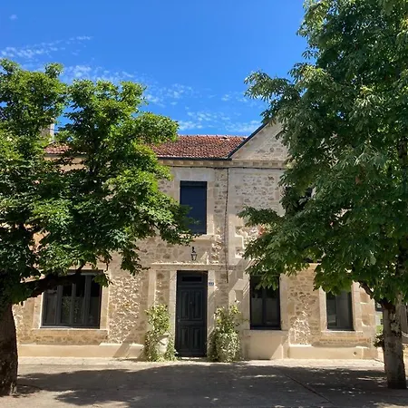 La Maison Du Parc Oct To June Entire House 3 Bedrooms Sleeps 6 July To Sept Bed & Breakfast 3*