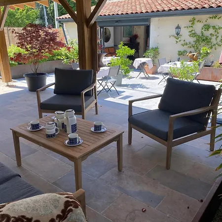 Bed & Breakfast La Maison Du Parc Oct To June Entire House 3 Bedrooms Sleeps 6 July To Sept 3*