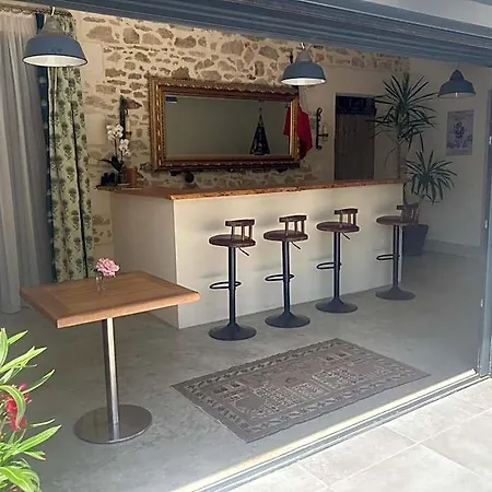 La Maison Du Parc Bed & Breakfast 3*