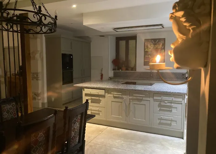 La Maison Du Parc Bed & Breakfast