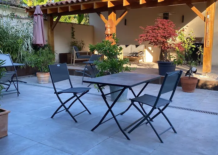 La Maison Du Parc Nocleg ze śniadaniem 3*